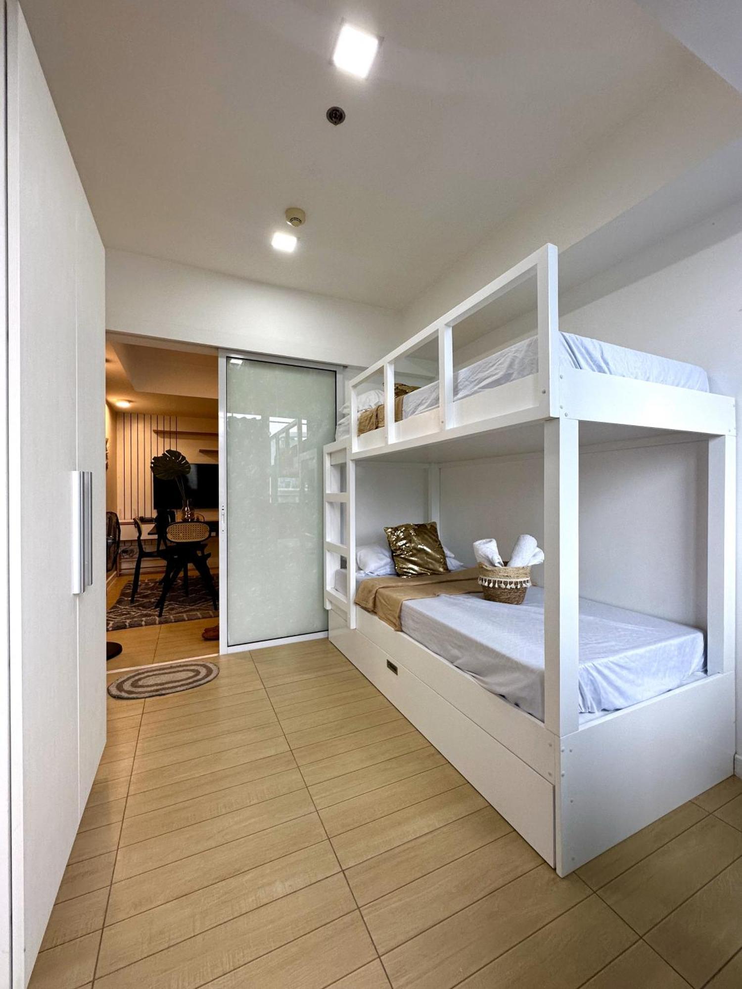 The Bahamas & Maldives Suites At Azure Residences Paranaque 15 Mins Manila Airport T3 ภายนอก รูปภาพ